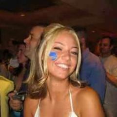 EwaEscutia's profile picture. Not your average girl :)