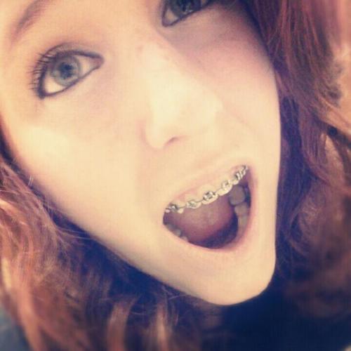 So.. Hi. I'm Kylee. Uhm. I'm fourteen years of age. I live in 'MERICA. Sadly. British stuff is amazing :3 
Pierce the Veil, Of Mice & Men &&&& so many moree