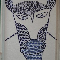 In sept. 2009 ontdekte ik het mozaieken. In middels heb ik een eigen atelier en heb ik ruim 50 mozaieken gemaakt. Bezoek ook mijn site: http://t.co/9iOQn4oU