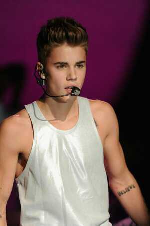 Hi Im Kaela Adams, Im 18 years old and Ive loved @justinbieber for four years now and I still love him more than life itself!!