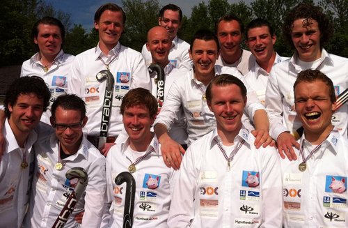 Twitteraccount van MHC De Dommel H1 |  Sint-Michielsgestel  |  3e klasse  |  Kampioen 4e klasse seizoen '11-'12 |