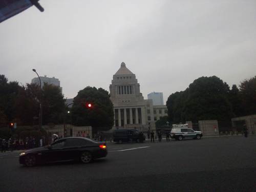 seitohtadase's profile picture. 混迷する日本の政治を救うためには政党政治を糾すことが必要です。「議員スタッフをアメリカ並みに増員」「政党交付金の廃止」「比例定数大幅削減の断行」を訴えます。柊龍士郎( @ryushirohiiragi )が個人でやっています。