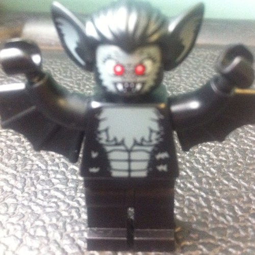 VICTOR IS BAT JUST LIVING LIFE TO FULL! ME LIKE @vampireweekend @Bat_for_Lashes AND @RealMeatLoaf :[ NOT LIKE GARLIC OR SUNSHINE. OR THAT BUFFY CHICK.