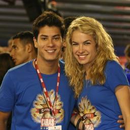 Um Amor Incondicional  LuAr.
@ChicleteLuar_