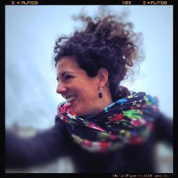 Redacteur voor radio, televisie en internet bij de NOS in Hilversum. Studeerde Amerikanistiek. Gaf Engelse les op middelbare scholen. Zeeuwse roots.