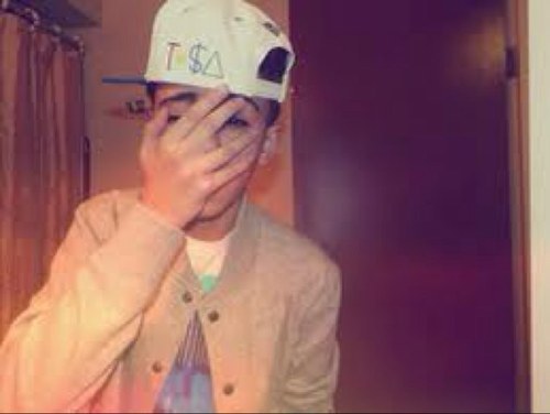 I follow back! follow me for some dope relatable tweets!