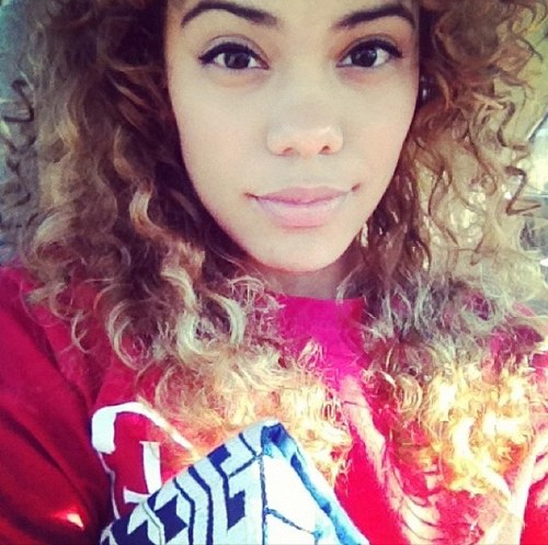 MorisaXOXO_'s profile picture. ♥Single ♥ #TeamFollowBack ♥ Mention me after you follow! ❤