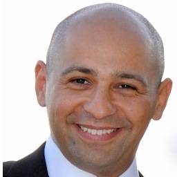 Love business, entrepreneurship & life. MD @EndeavorUAE - Blog @ThinkDoBusiness.com