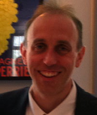 American Chiropractor, living in Surbiton, Surrey. Passionate about health and nutrition.  Love Green Bay Packers!