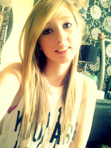 amylouisewenham's profile picture. 27A72C1D. :)