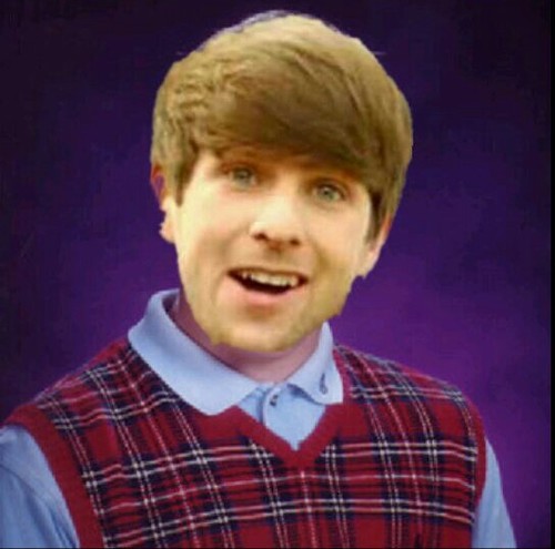 Creates Twitter account. Sued by Smosh because of copyright laws. [email: BadLuckIan@gmail.com]