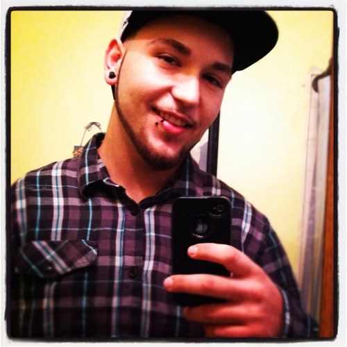 Joshhhhhhh_11's profile picture. 