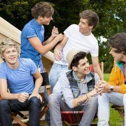 super fans de one direction, argentinas y queremos que vos nos ayudes con toda la info de los chicos. :)