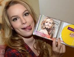 Hi.i very love Bridgit Mendler and very love Helllo my name is:)