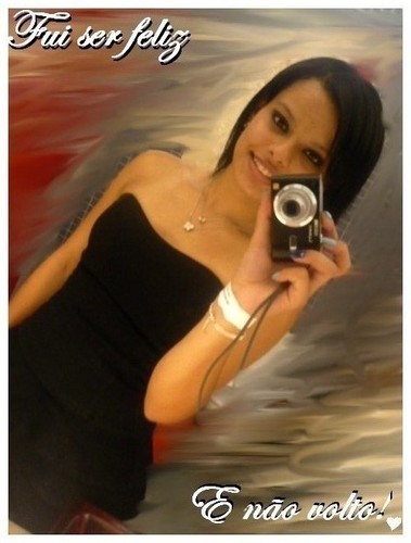 Amo cinema, parques, shopping.. Minha base, minha familia, meus amigos! Coisas simples me fascinam!