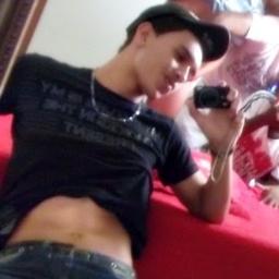 Sou diferente , por que  de iguais jah bastam  #TOODOS  !!    _  FORCE ' FOCUS '  AND  FAITH '  ;pp