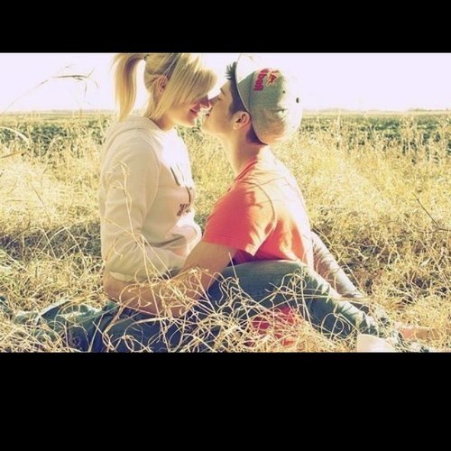 _loverrboy's profile picture. 