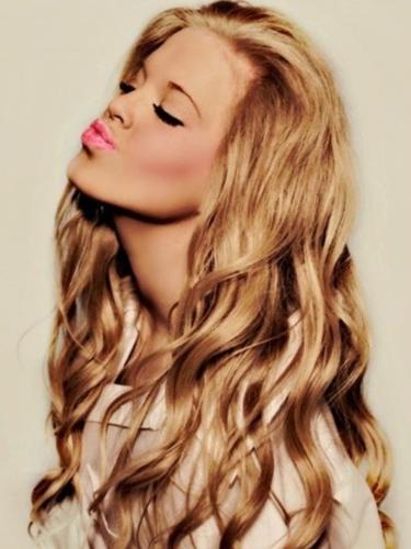 We are a mobile hair extension practitioners that use the new micro beading technique to give our clients, gorgeous scrumptious locks! contact us on Facebook.
