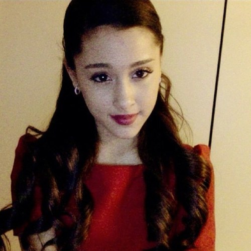 while you have a life, I sit here and fangirl over a 19 year old girl. ladies & gentlemen, ariana grande-butera. ♡