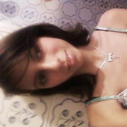 nαo tente me entender;
sou completαmente diferente do que vooc imαginα :)
posso chegαr mαis longe que vooc pensα :)
sou unicα,