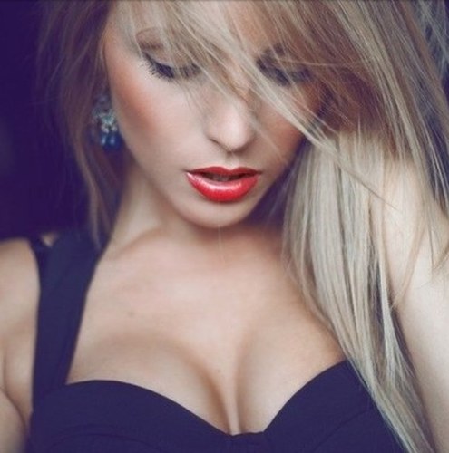 bipolar bitch, look a like barbie. I go from happy to psycho in minutes. I say whats on my mind & don't give a fuck #twittBFF @tangirlblackout @thatdrunkwhore