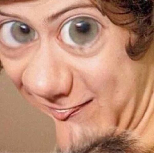 aye lil mama u thirsy? take a gulp and RT for a follow.. (( follow my personal @krustynarry niggas ))
