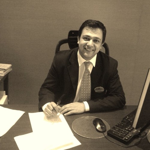Resident Manager, Wine Sommerlier, beverage Mixologist, Food Enthusiastic, Golf addict.