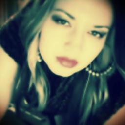 i`m simply a strong beautiful woman. 
24 yrs yung ; model/photographer in the making.
ilove cali !! #TEAMLAKERS .