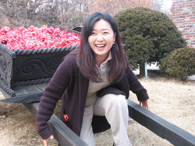 greenink2's profile picture. 지금껏 해온일은 방송작가. 이제 하고픈 건 동화작가. 소리, 결, 스며들다, 사막, 숨, 어슬렁... 같은 단어를 좋아한다. 하루의 질을 바꾸는 것, 그것이 예술의 최고봉이다...라는 소로우의 말처럼 살려한다.