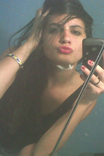 Me rio locamente, disfruto plenamente, y vivo intensamente . ☺