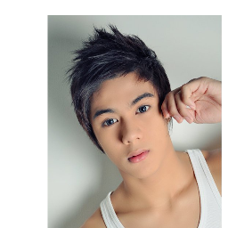 Frustrated Singer. Skater. Basketball Player. :)