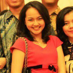 sekarmelatihrdn's profile picture. a beautiful mess :)