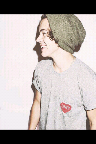 Hi...I'm Charlotte, I love One Direction... I love Harry Styles!! Harry follow me please???!!! I'm a Italian Directioner I love you .xx