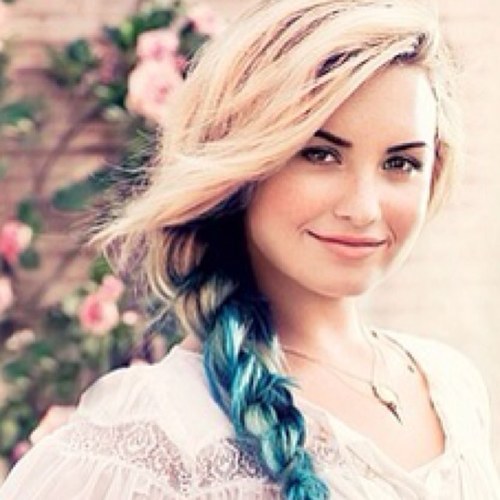 Love is louder than the pressure to be perfect...
I believe there are angels among us, @ddlovato is one ❤ 
Remain unbroken † ∞