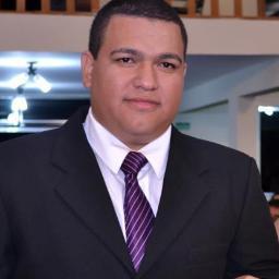 Corretor de Imóveis com forte atuação na comercialização de apartamentos, salas comerciais e casas e terrenos em condomínio fechado.
E antes de tudo PAI.