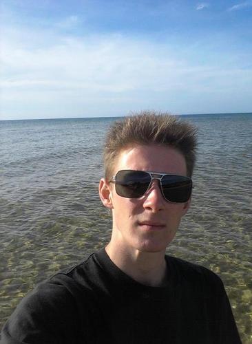 hey im Andog (Ando), fun, friendly, happy, supportive, awesome and a true friend. im really into electronics and cars as well.