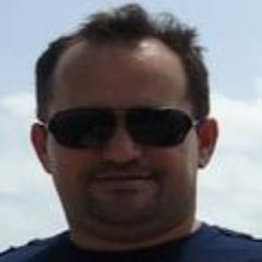 Sou apenas um chato, me conheças e saberás o chato que sou. Os outros que falem de mim!