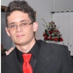 Estudante de Engenharia Civil na UEPB, paraibano de natureza, brasileiro de corpo e alma. Apaixonado por música, literatura e cinema.