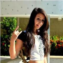 Não sou a Mariana Nolasco, sou somente um FC para mostrar o quanto eu a amo! Se for falar mal da linda da Mari nem segue tá? Bjs =)