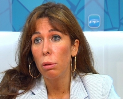 ALICIA EN EL PAIS DE CORPORACIÓN DERMOESTÉTICA. SIEMPRE QUISE PARECERME A LA RANA GUSTAVO. CURRO EN EL PP, OS ANIMO A EJERCER VUESTRO DERECHO A BOTOX!! *FAKE*