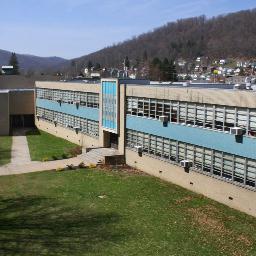 The official Twitter page of Richwood High School. Richwood High School is located in eastern Nicholas County WV, and serves students in grades 9-12.