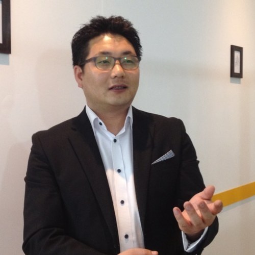 ebizstory's profile picture. eStory LAB 웹서비스 전략 연구소 소장
Social,e-Biz 전략/강연가
(주)e2communications 대표, 스타트업에 열정을 쏟는~꿈쟁이, 세상의 좋은 정보를 픽업하고 싶은 큐레이터~ 
특기는..관련 정보 공유하기^^

강팀장의 e-Biz스토리 블로그가기-