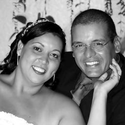 Casada,filha de Deus Evangélica com muito orgulho.O Senhor é meu pastor nada me faltará.