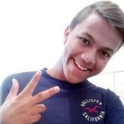 Quem quiser gostar de mim, tem que ser por amor, porque dinheiro eu não tenho e beleza tá em falta.