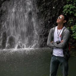 fadeliyos's profile picture. Berawal dari DM-DMan kemudian DeMenDeMenan  | KOPITES!