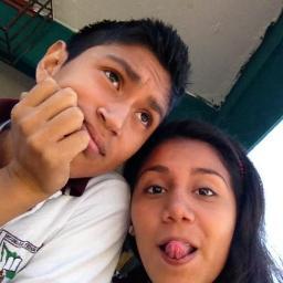 Me gusta el Futbol; Equis; soy Connie:$ Follow me♥:3