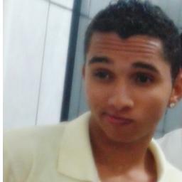 Tentando sempre melhorar ,Eu amo Larissa Perígolo ,e o resto ? ahr o resto é resto né !?