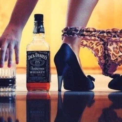 Classy, sassy, and a little bit trashy.
Sorority girl an damn proud
You can find me in AZ