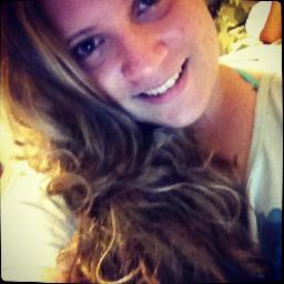 Marceeeeeeeelly's profile picture. Pra que tentar ser diferente se você pode simplesmente ser você ...O meu Deus me surpreende a cada dia.