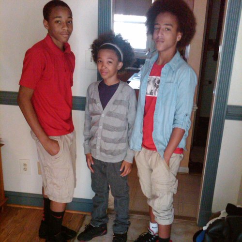 Follow me and ill follow back .... =/